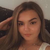 Shannon Hardman's Instagram, Twitter & Facebook