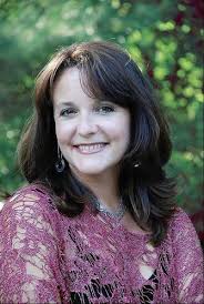 Julie from Vienna plans local show