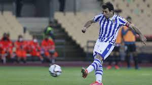 The expected onslaught in the final 15 minutes never materialised with, instead, valencia's goncalo guedes twice going close to scoring a third for his side. Lw67vuqta4bwlm