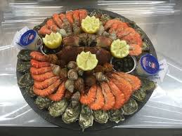 Plateaux De Fruits De Mer Sur Commande Picture Of La Cabane A Pinpin La Teste De Buch Tripadvisor