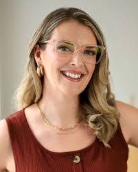 Stephanie Moncada's Instagram, Twitter & Facebook