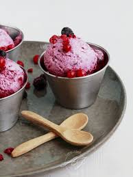 Glace Aux Fruits Rouges Completement Givree Fruits Rouges Mini Desserts Glace