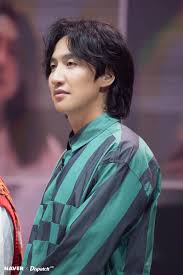 ↑ lee kwang soo thanks gary as running man sensation receives prime minister's award (неопр.). Lee Kwang Soo Reveals Whether He Will Ever Open Up His Own Youtube Channel Kissasian