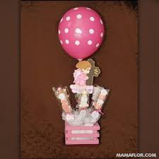 Otra opción para decorar un centro de mesa económico para primera comunión es añadiendo globos que estén sujetos a una cruz. 100 Centros De Mesa Bautizo De Nina Bonitos Y Originales Manualidades Mamaflor