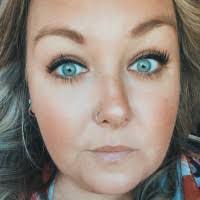 Jessica Cady's Instagram, Twitter & Facebook