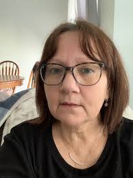 Carrie Stringer's Instagram, Twitter & Facebook