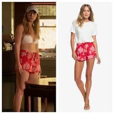 Madelyn cline style clothes outfits and fashion celebmafia with the increase in the amount of innovations, the change in trend and from flapper dresses to pinup clothing and from retro swimwear to indie clothing, the vintage look is a culmination of fashion from the 20's to the 70's. Pin On Nails