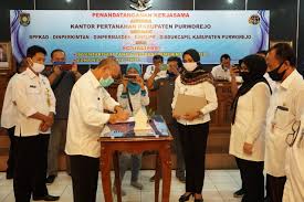 Semua orang yang bekerja di bank memang terlihat elegan dan berwibawa jika dilihat, dengan gaya khas tebar senyuman yang menjadi mimpi tersendiri bagi sebagian orang. Bpn Dan Pemkab Purworejo Jalin Kerja Sama Pertanahan Pemerintah Provinsi Jawa Tengah
