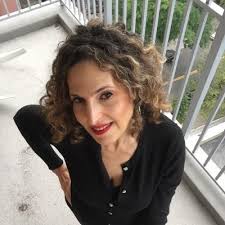 🌟 Seeking NYC-based freelance makeup artists for an upcoming project with  Estée Lauder Global Education!