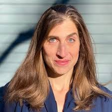 Melanie Laporte's Instagram, Twitter & Facebook