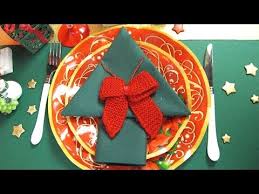 Elles seront beaucoup plus jolies et plus faciles à plier. Pliage De Serviette En Forme De Sapin De Noel A Plat Youtube