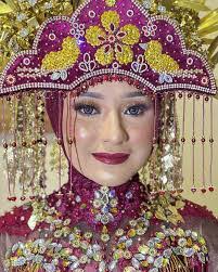 Donna Rias's Instagram, Twitter & Facebook