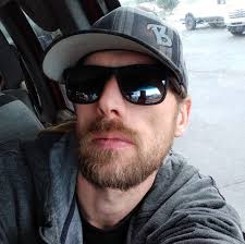 What solar power or charger is needed for 1 strand of electric wire?