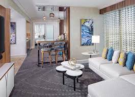 Living Room 2 Panoramic 2 Bedroom 1 King And 1 King Or 2 Queen Mandalay Bay Resort And Casino Two Bedroom Suites 2 Bedroom Suites Vegas Hotel