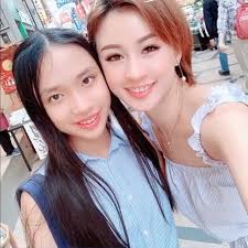 Feeling Touch with this Super Independent daughter. She have her Sweet  moment #unexpected #lovelove #mommyanddaughter #happymothersday #love  #touch #sweet #nice #travel #happytravel #memory #japan ...