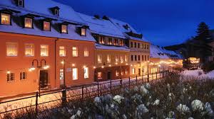 Wir, dass sind mein mann , unsere beiden kinder und ich sind. Juni