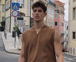 Manu rios (@manurios) @manurios | instagram photos and videos. Manu Rios 15 Facts About The Elite Actor You Need To Know Popbuzz