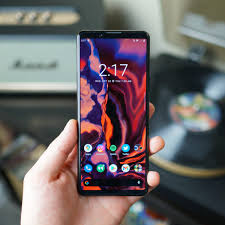 The box was solely opened to activate the device and remove the sim card. Review Sony Xperia 5 Ii Proves Many Us Buyers Are Missing Out