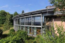 Its location is unique, as it offers a panoramic view of the city of trier in one direction, while on the other side it adjoins a forest. Robert Schuman Haus Bewertungen Fotos Preisvergleich Trier Tripadvisor