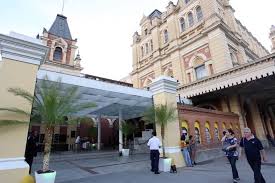 Across from pinacoteca is the luz station built in britain and assembled in brazil with the innovating museu da língua portuguesa, the first interactive language museum in the world. Fechado Desde 2015 Museu Da Lingua Portuguesa Comeca A Receber Alunos Exame