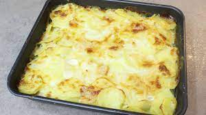 Il petto di pollo è il tipico piatto che, di solito, si associa a un pasto leggero e digeribile, molto adatto ai regimi alimentari poveri di grassi, ma anche patate arrosto. Sformato Di Petto Di Pollo Con Patate E Formaggio Filante Foodvlogger Youtube