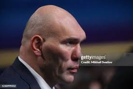 977 Nikolai Valuev Photos & High Res Pictures