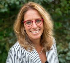 Libby Winter's Instagram, Twitter & Facebook