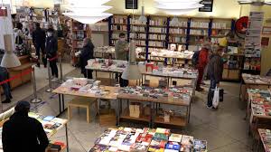 Jean beauguerlange, pdg du magasin conforama estime pour sa part que la société a évolué, il y a une démocratisation du bien d'équipement, les consommateurs ont évolué, il y a des comportements d'achats différents. Jauge Ouverture Le Dimanche Comment Se Passera La Reouverture Des Commerces