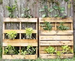 This diy vertical garden is made from lattice where the holes between the slats are just the right size to fit standard square pots. Upcycle Old Pallets To Make Beautiful Vertical Gardens Off Grid World