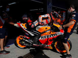 Marc márquez justificó que siguiera a maverick viñales en la q1 en su estado físico. Marc Marquez Back On Bike 4 Days After Surgery On Broken Arm Racing News Times Of India