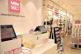 Macy's has a couple of brands that are mid and upper level priced but i can not think of them at the moment. How Retailers From East Asia Are Appealing To Indian Tastes The Financial Express