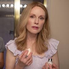 Elizabeth Frame's Instagram, Twitter & Facebook