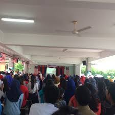 B) di sekolah berasrama penuh (agama) di kolej islam sultan alam shah (kisas) dan sekolah menengah agama persekutuan (smap) labu. Photos At Kolej Tingkatan 6 Petaling Jaya Jalan Pjs 5 26