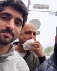 Our lunch in #Tokyo 😬🍔