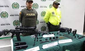 Era capaz de atravesar el casco de un barco o derribar aviones enemigos. Evitamos Que Armas De Largo Y Corto Alcance Fueran Traficadas En Cali Policia Nacional De Colombia