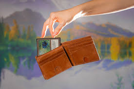 Rip the card make a horizontal rip in the middle of one of the king's long sides to the fold in the center. The Stockbrokers Of Magic The Gathering Play For Keeps Wired