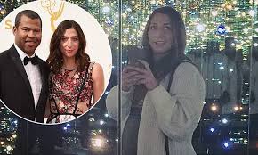 After chelsea peretti revealed that her and jordan peele's baby slept through the night before get out was nominated for four oscars, mindy kaling chimed in. Chelsea Peretti And Jordan Peele Are Expecting First Child Daily Mail Online