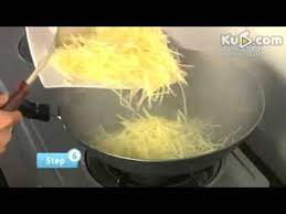 ku6 original 如何做酸辣土豆丝how to make sour spicy potato spicy tasty dishes cooking
