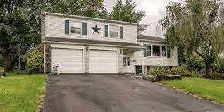 510 Hedgerow Ln Lancaster Pa Home For Sale Unique Large Split Level On Quarter Acre Lot In Quiet Man Large Family Rooms Wood Burning Fireplace Main Bedroom