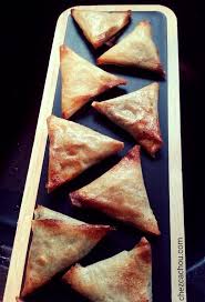 Pliage Facile Des Feuilles De Brick En Samoussas Chezcachou En 2020 Feuille De Brick Pliage Feuille De Brick Feuille