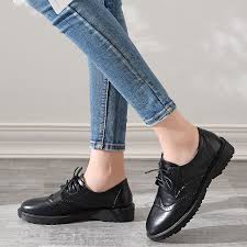 Derby genova with moccasin stitching or derby torino, a little more refined because it is decorated with wingtips and perforation on the toe. Fashion British Style Women S Derby Round Toe Women S Brockden Shoe Preppy Style Lacing Thick Heels Casual Female Brogue Flats Fashion Flats Flats Fashionfemale Brogues Aliexpress