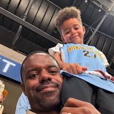 Dwight Thorne II (@dlt_1215)