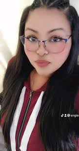 LA ATRAPAN CON MÁS DE 30 ENVOLTORIOS Agentes del COE detuvieron a Loren  Samira Z. R., de 33 años, en posesión de 30 dosis de heroína en la colonia  División del Norte,