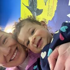 Elizabeth Pace's Instagram, Twitter & Facebook