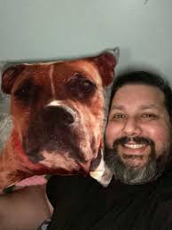 Daddy brought us home a new porch pillow.. and this is how it went.. ☺️🙃