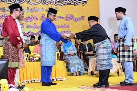 Maybe you would like to learn more about one of these? Bernama Ø¯Ø± ØªÙˆÛŒÛŒØªØ± Pengerusi Jemaah Pemangku Raja Perak Raja Muda Perak Raja Jaafar Raja Muda Musa Berkenan Menyampaikan Anugerah Mithali Kepada Harun Othman 83 Pada Sambutan Maulidur Rasul Peringkat Negeri Perak Di