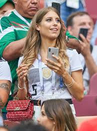 Joachim low has handed germany recalls to thomas muller and mats hummels for his final tournament in charge of die mannschaft. Cathy Hummels So Suss Feuert Ludwig Papa Mats An