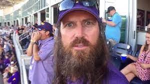 Larry Avis's Instagram, Twitter & Facebook