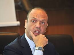 Scandalo ad Agrigento. Indagato papà Alfano per assunzioni pilotate