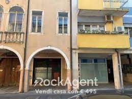 Case e appartamenti in vendita a padova. Case In Vendita A Piazze Duomo Santo Santa Sofia Altinate Savonarola Ponte Molino Padova Immobiliare It
